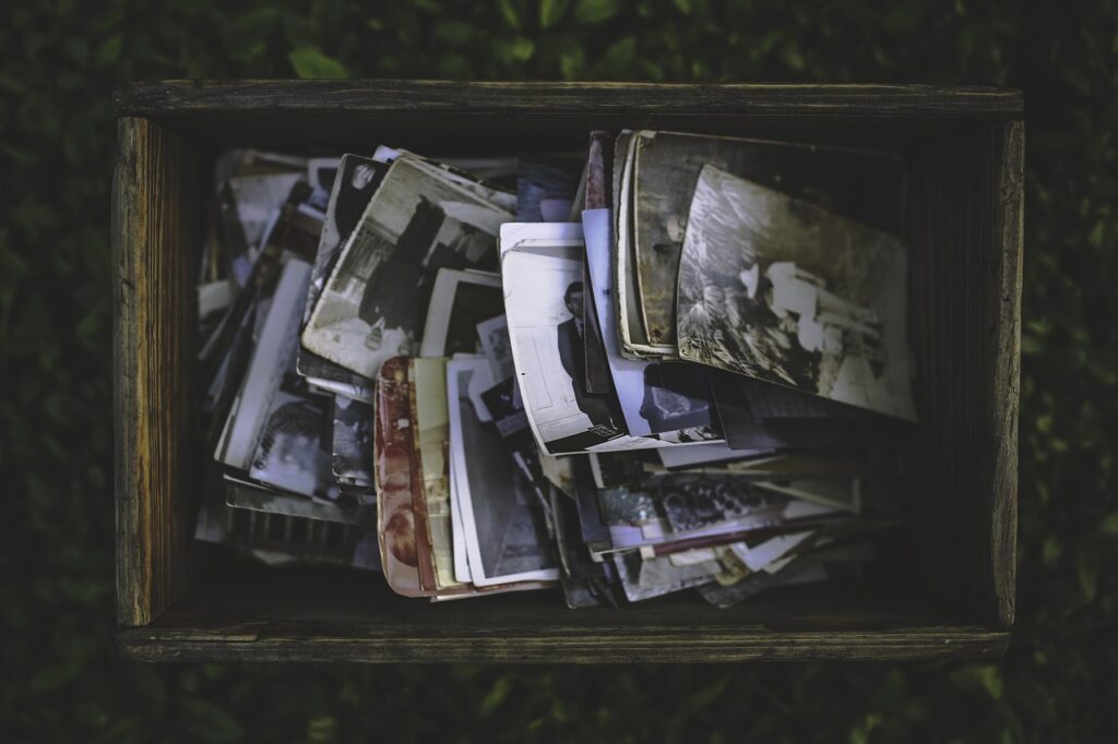 old, vintage, retro, box, people, memories, gray vintage, gray retro, gray memory, gray old, gray box, memories, memories, memories, memories, memories